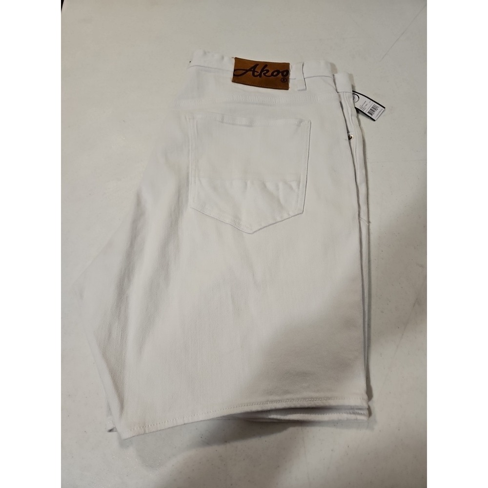 AKOO Brand White Shorts Mens Ghana Jean Standard Fit Size 40 Inseam 8" NWT(1489